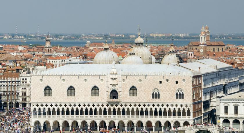 Alojamento de Acomodação e Pequeno-almoço Lanterna Di Marco Polo 3*