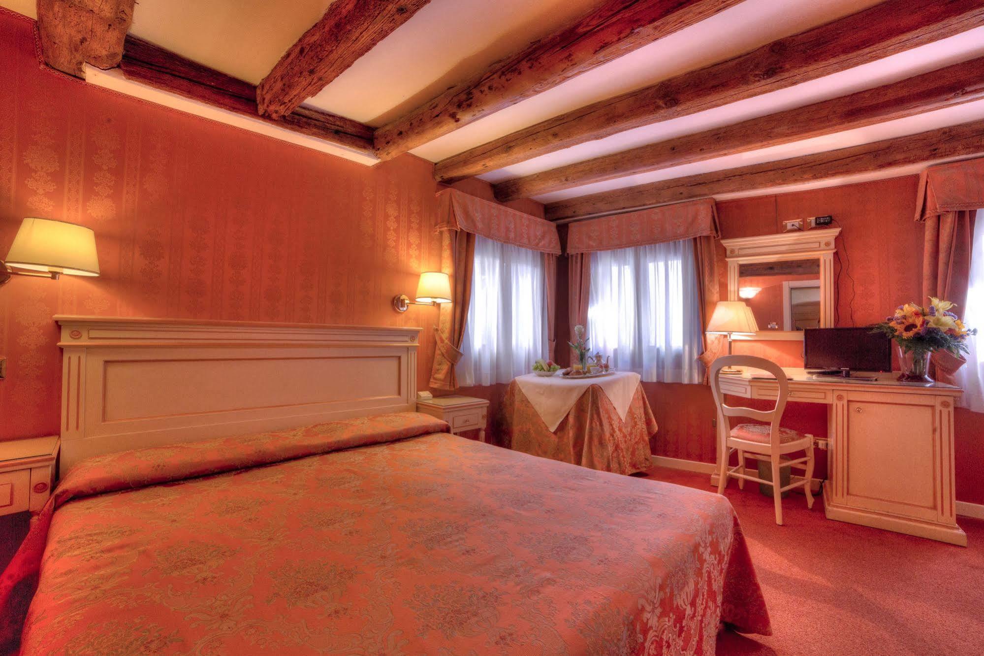 Lanterna Di Marco Polo Couette-café 3*