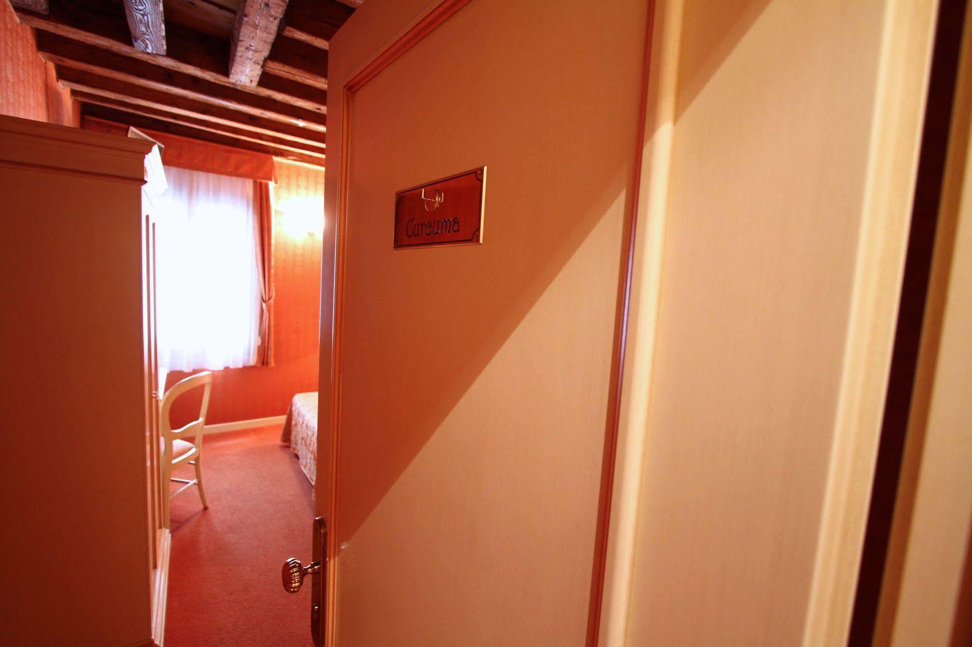 Lanterna Di Marco Polo Couette-café 3*